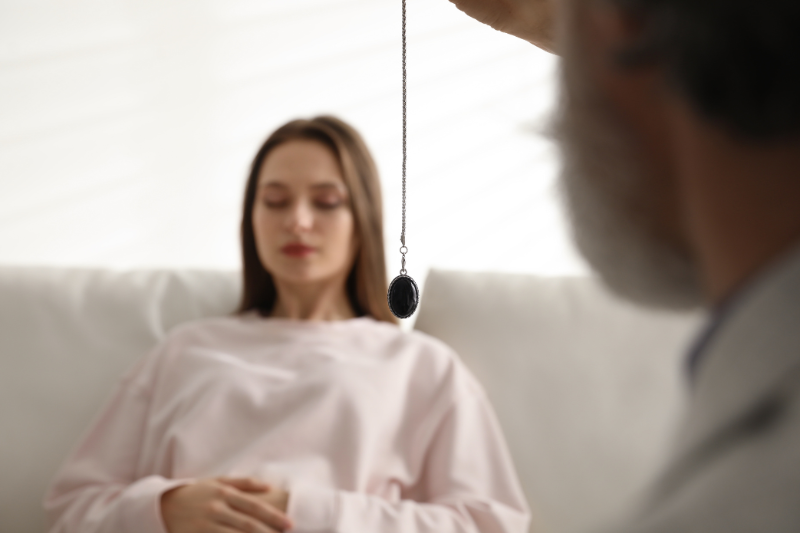 Mind Over Matter: Bagaimana Hypnotherapy Membantu Meningkatkan Kinerja Anda